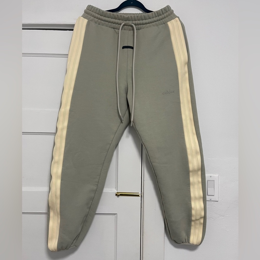 Men’s Size Small (29-30” Waist) Fear Of God Athletics X Adidas Sweatpants Clay - Picture 9 of 17